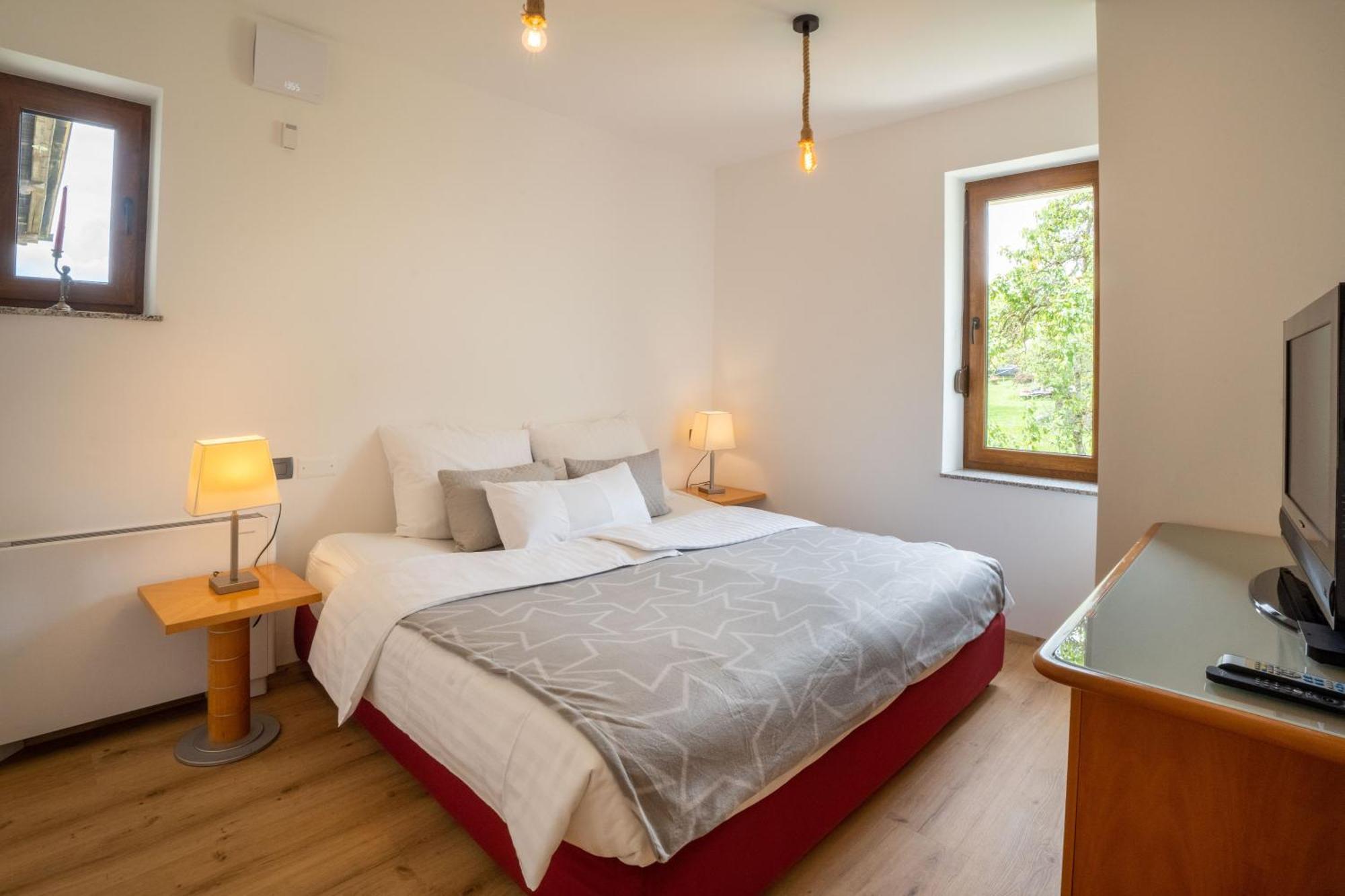 Aparthotel Hom At Vintgar Zgornje Gorje Room photo
